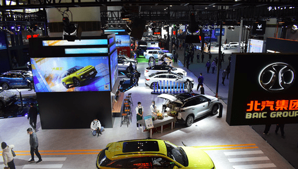 皇冠abcd类型盘_聚焦广州车展:一汽丰田皇冠品牌产品矩阵再丰富皇冠abcd类型盘!