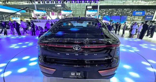 皇冠abcd类型盘_聚焦广州车展:一汽丰田皇冠品牌产品矩阵再丰富皇冠abcd类型盘!