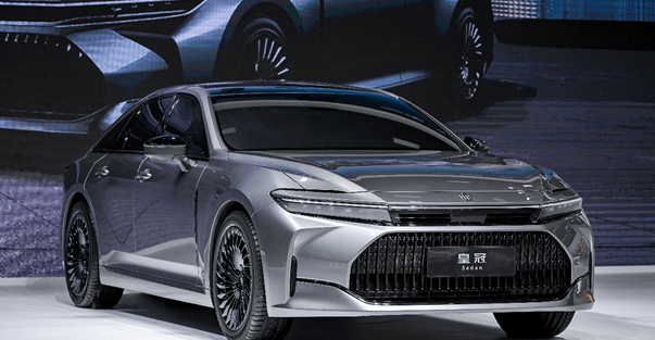 皇冠abcd类型盘_聚焦广州车展:一汽丰田皇冠品牌产品矩阵再丰富皇冠abcd类型盘!