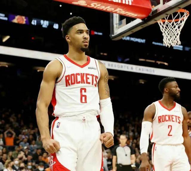 皇冠登1登2登3出租_网友惹恼二登哥!火箭、猛龙酝酿2换1交易皇冠登1登2登3出租,阿丘瓦辅佐杰伦格林?