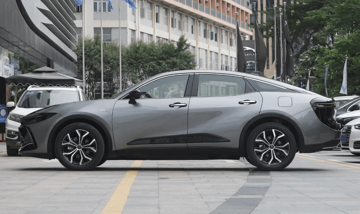 皇冠信用盘怎么弄_为情怀买单?皇冠SportCross搭载油电混合动力皇冠信用盘怎么弄,预售36.9万元起