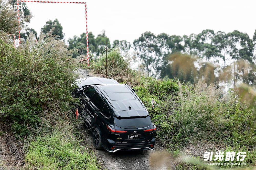 皇冠信用盘如何注册_谁说城市SUV不能越野皇冠信用盘如何注册?一汽丰田皇冠陆放勇闯越野试驾基地