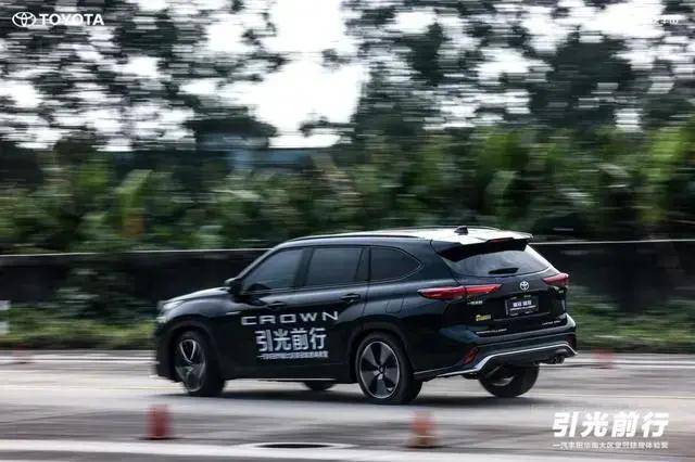 皇冠信用盘如何注册_全新皇冠的变与不变皇冠信用盘如何注册,一汽丰田华南大区皇冠陆放试驾体验