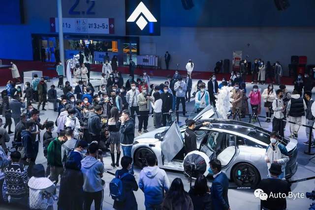 皇冠信用盘出租_最「仓促」的广州车展皇冠信用盘出租,还能撑起A级车展的场子吗?