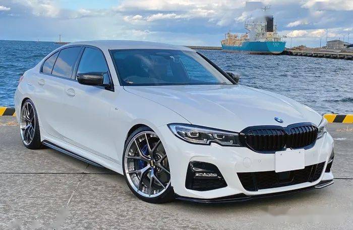 皇冠信用盘代理_BBS RI-S皇冠信用盘代理,双片式锻造朋克铆钉,极为离经叛道的BBS | 酷乐汽车