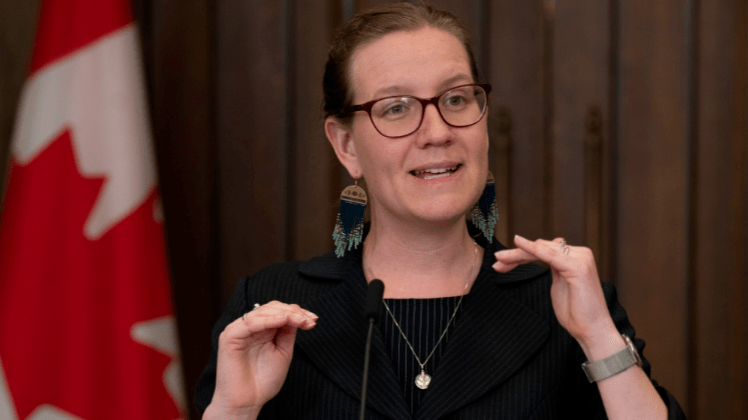 皇冠信用网在线申请_政府表示护照申请积压已经完全清空皇冠信用网在线申请,并将上线在线追踪和在线申请功能