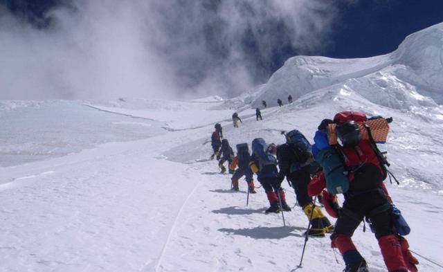 皇冠登一登二登三区别_登珠峰很困难皇冠登一登二登三区别,你知道登一次需要花多少钱吗?网友:登不起