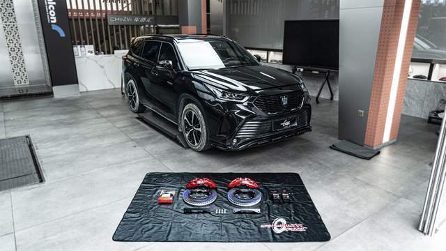 皇冠代理联系方式_还是皇冠吗皇冠代理联系方式?丰田陆放升级Alcon-Belfe RC6街道刹车