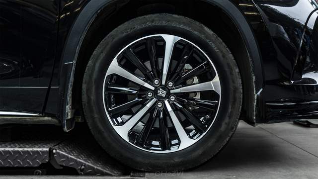 皇冠代理联系方式_还是皇冠吗皇冠代理联系方式?丰田陆放升级Alcon-Belfe RC6街道刹车