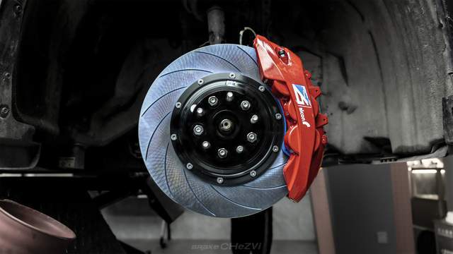 皇冠代理联系方式_还是皇冠吗皇冠代理联系方式?丰田陆放升级Alcon-Belfe RC6街道刹车