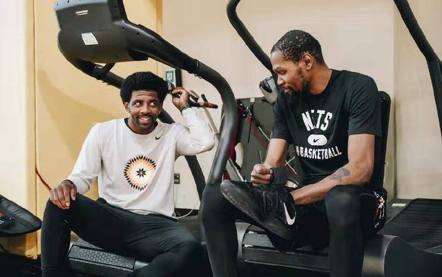 皇冠信用网登2登3_炸了皇冠信用网登2登3!篮网、步行者酝酿2换2交易!本西蒙斯、布罗格登互换东家?