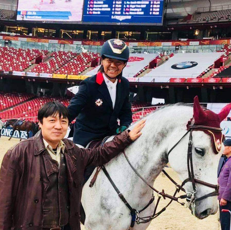 皇冠信用网足球代理_56岁谢峰再失业!执教21年起起伏伏皇冠信用网足球代理,儿子10多岁爱足球继承衣钵