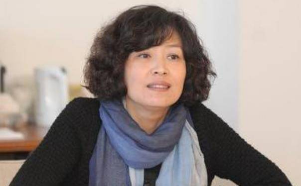 皇冠登一登二登三区别_揭秘赵本山不再登电视舞台皇冠登一登二登三区别,却登地方舞台之谜,只因一个女人!