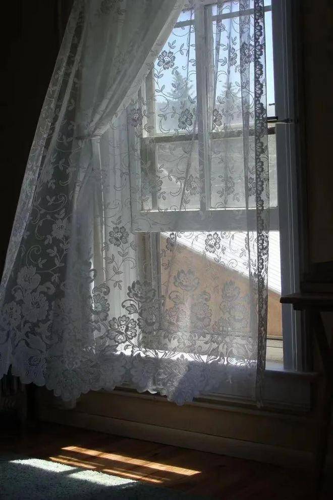 皇冠信用网可以占几成_可以随心添置的古典小边几皇冠信用网可以占几成，婀娜多姿又不占地方 | 伽罗精选