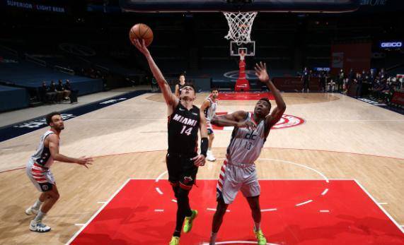 皇冠信用网登1,登2,登3出租_3中1皇冠信用网登1,登2,登3出租,正负值-12!拿4800万却装死,消极怠工!你也不想登哥来?