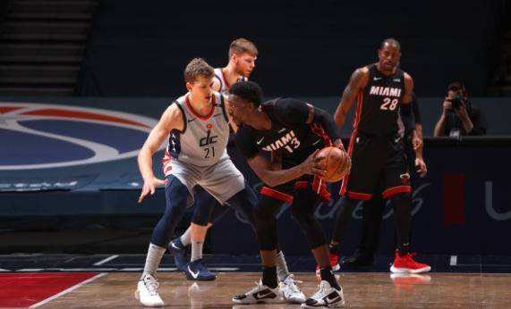 皇冠信用网登1,登2,登3出租_3中1皇冠信用网登1,登2,登3出租,正负值-12!拿4800万却装死,消极怠工!你也不想登哥来?