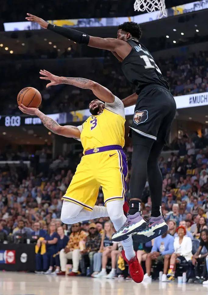 nba今日战报比分_今日NBA季后赛战报:灰熊雄鹿背水一战nba今日战报比分,穆雷爱德华兹对飙