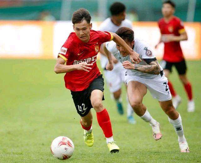 皇冠信用网出租足球_广州恒大成功逆袭!花600万养职业球队皇冠信用网出租足球,实现自负盈亏