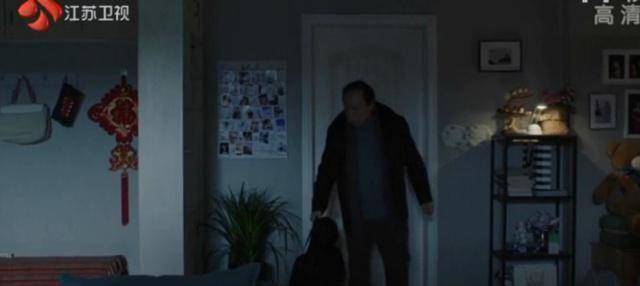 皇冠信用网去哪里弄_《都挺好》苏大强半夜吓得发抖皇冠信用网去哪里弄,绝望中离家出走,却被一碗面暖哭