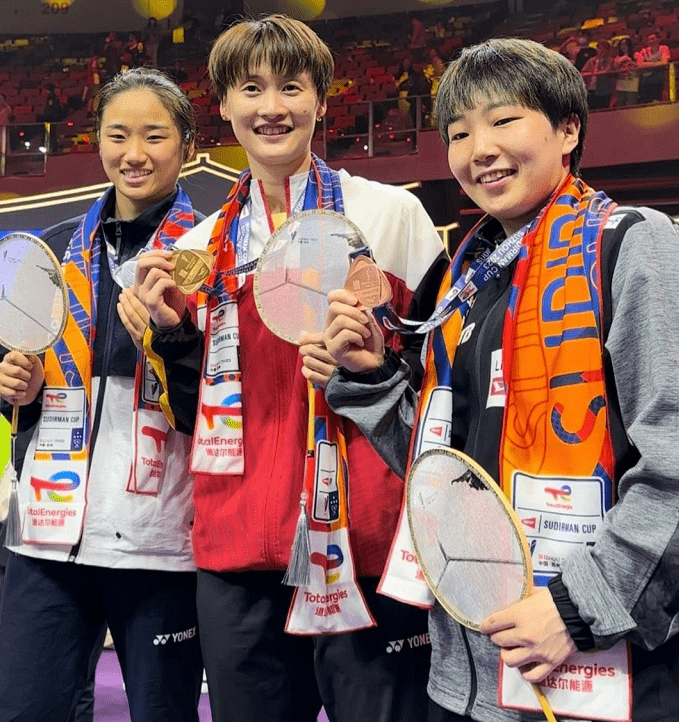 皇冠信用网登2登3_3-0韩国!中国羽毛球队再登顶峰皇冠信用网登2登3,陈雨菲超刚:我不退网,长大了