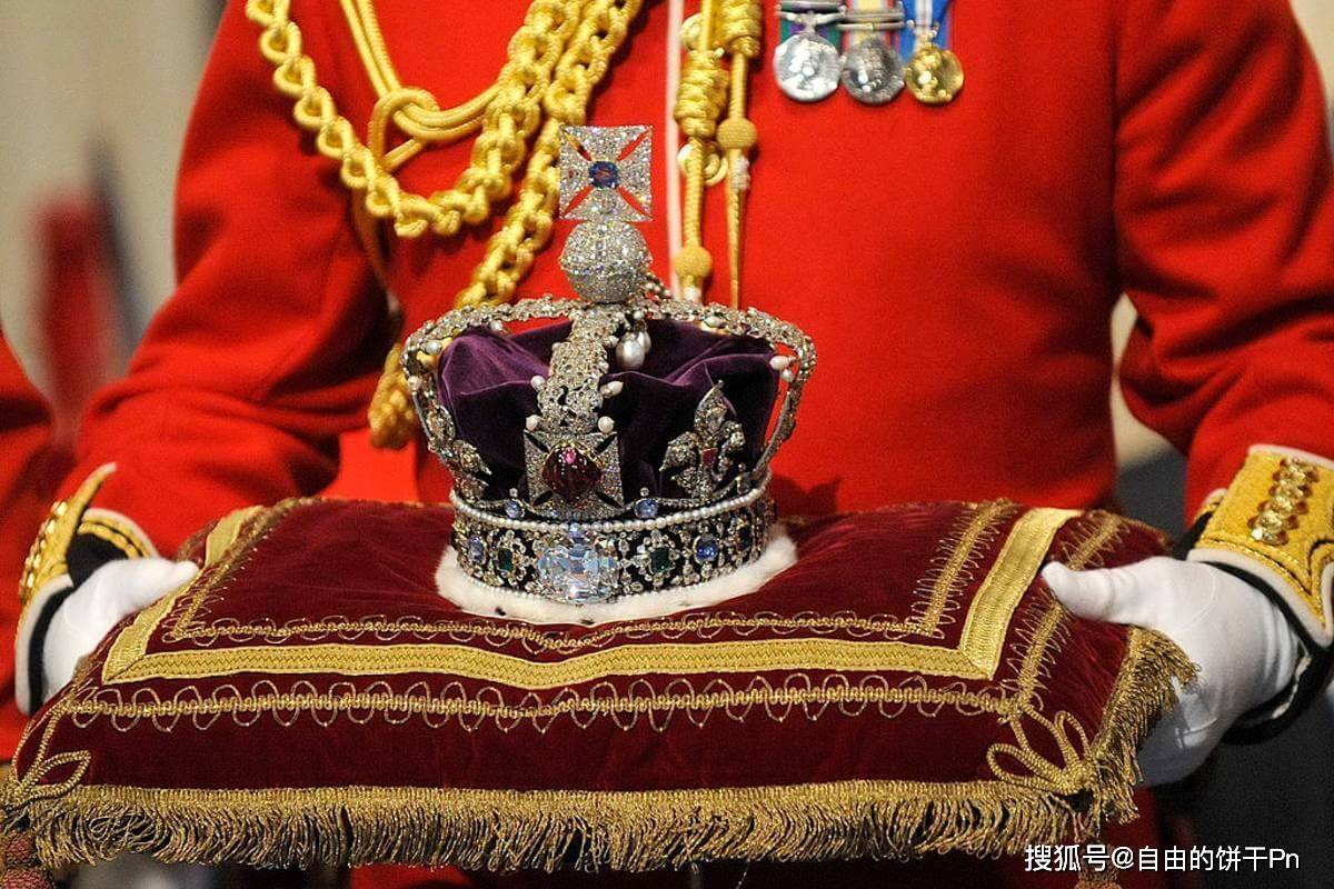 皇冠代理怎么拿_英国女王伊丽莎白二世加冕之前皇冠代理怎么拿,威尔士亲王查尔斯曾试图偷取皇冠