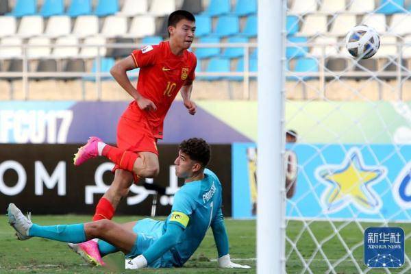 足球亚洲杯_足球丨U17亚洲杯:中国不敌澳大利亚