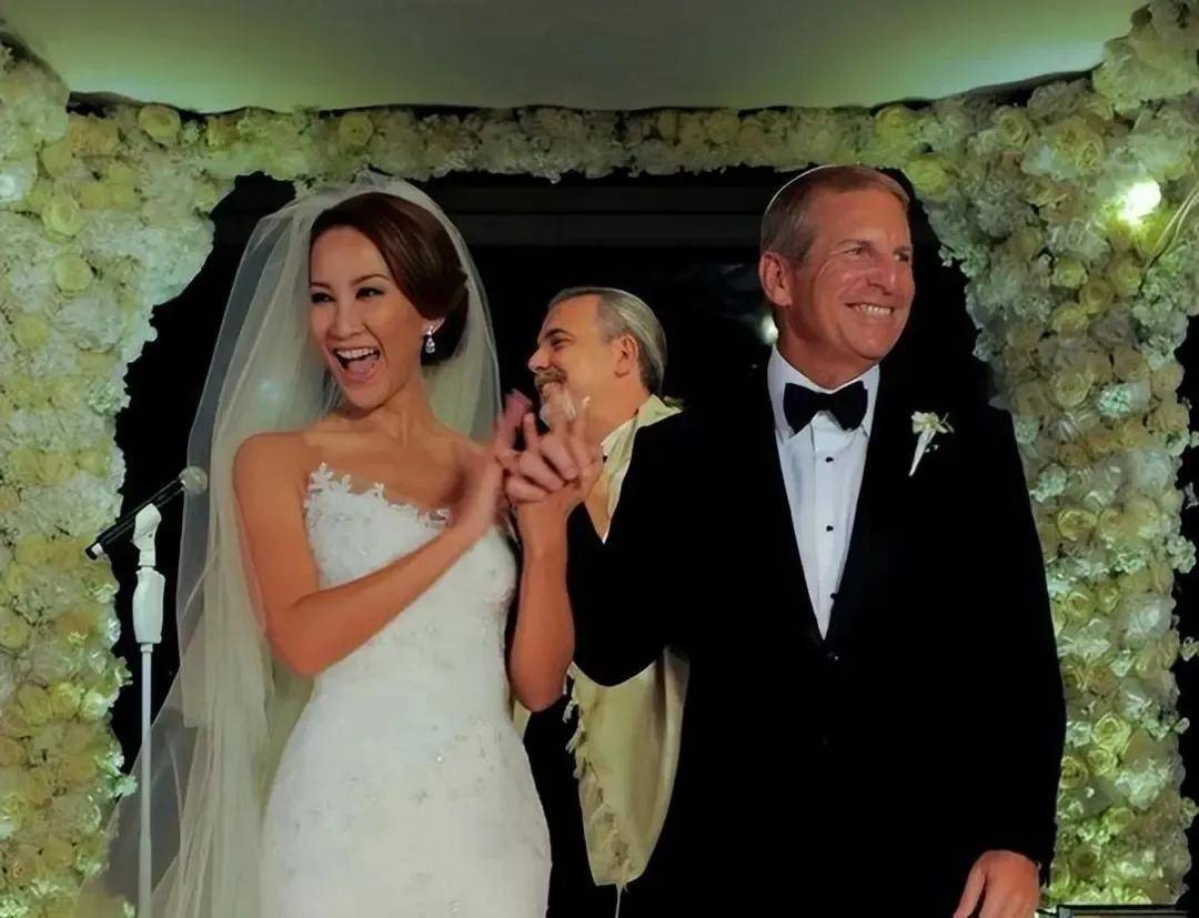 皇冠信用网正网_李玟去世第5天皇冠信用网正网，她固守的体面被撕得粉碎，她加拿大老公正被网暴