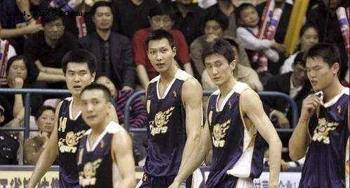 法甲联赛有多少支球队_目前CBA有多少支球队?联赛近30年法甲联赛有多少支球队,只有6支球队一直坚挺