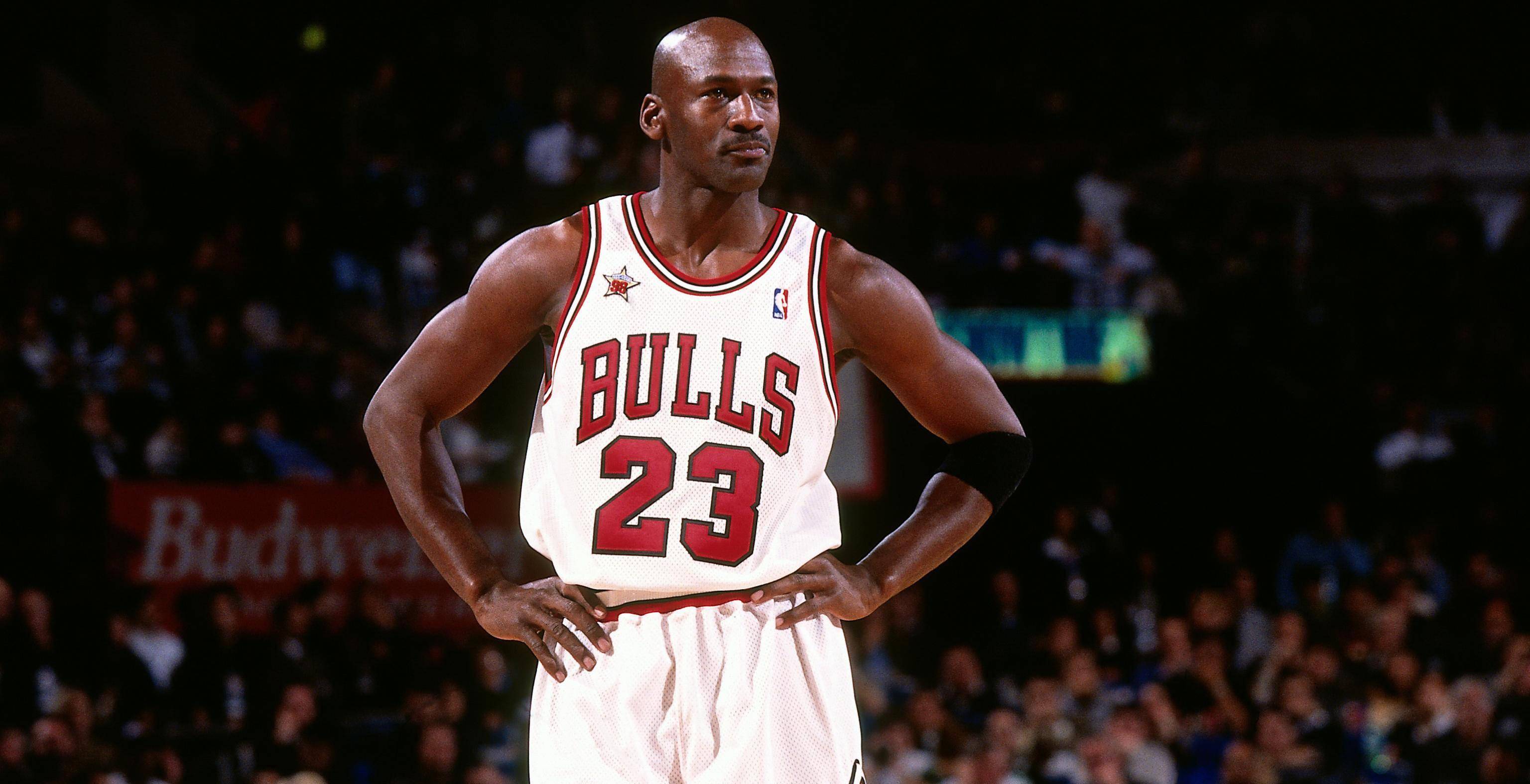 篮球巨星的励志故事_“飞人”乔丹的励志故事篮球巨星的励志故事,从一个无名小卒成长为篮球之神的经历