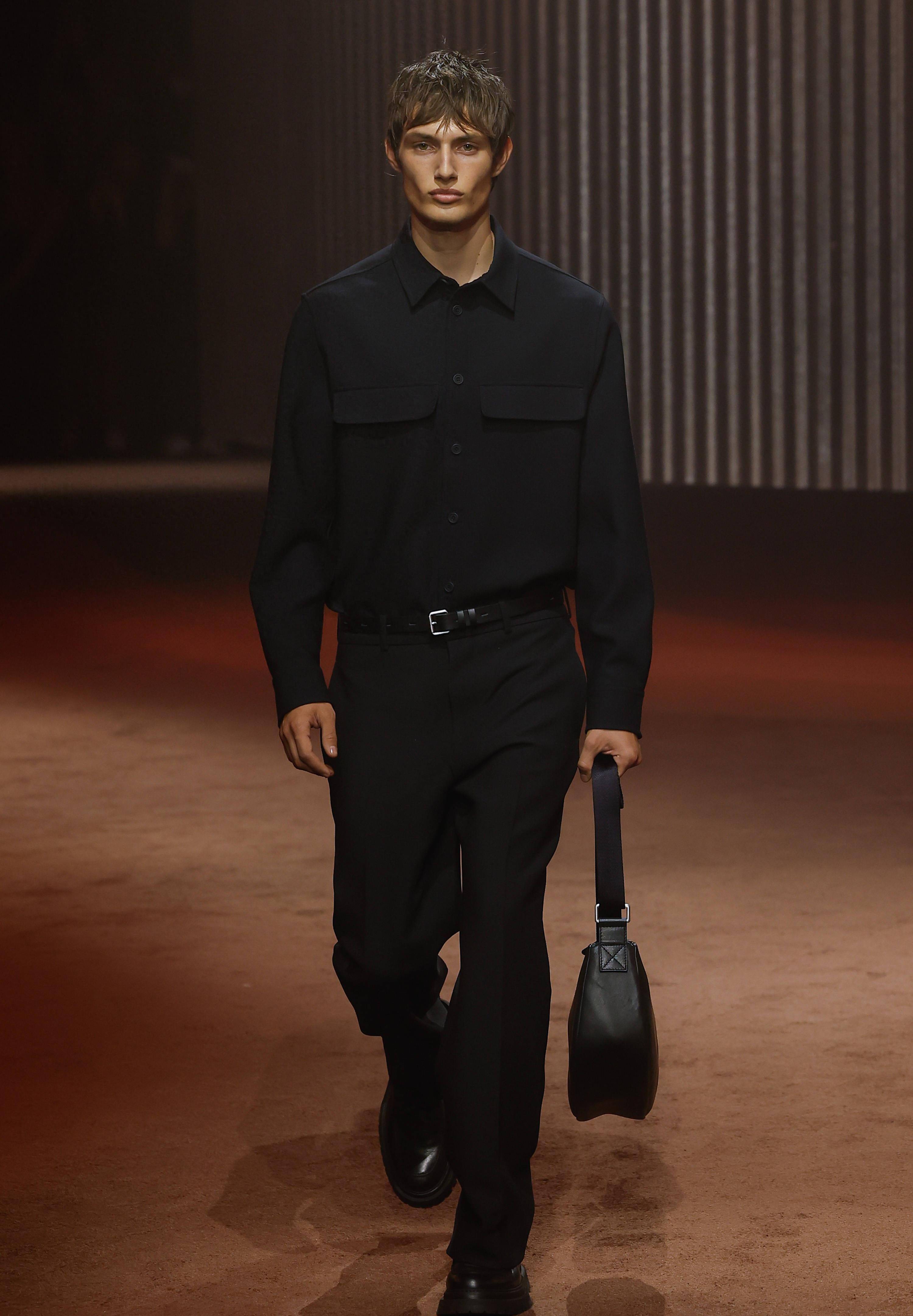 皇冠信用登2代理_(二级外部代理)Cos品牌在纽约举办时装秀(2)