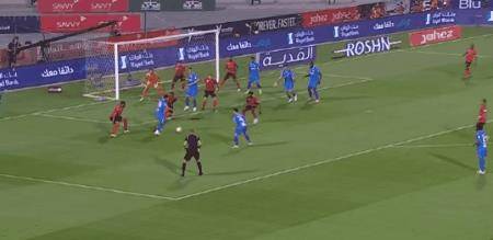 皇冠信用网登1_沙特联:利雅得新月6-1利雅得体育皇冠信用网登1,重登榜首,内马尔造点+助攻