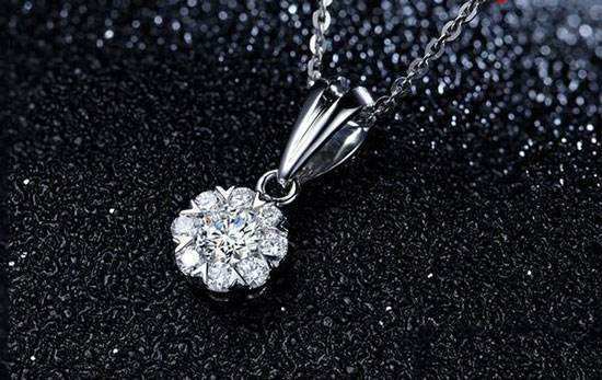 信用盘皇冠申请注册_带着铂金链子可以来自洗澡不信用盘皇冠申请注册,会不会跟沐浴露里面的化学物质起反应啊