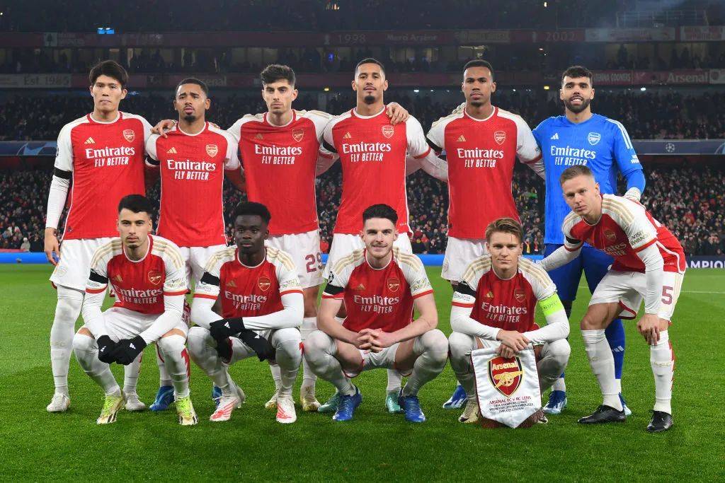 加拉塔萨雷足球_阿森纳大胜朗斯加拉塔萨雷足球,曼联战平加拉塔萨雷丨欧冠-足球解析