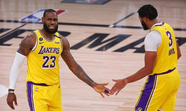 nba投注官网_NBA官网预测新赛季战绩:勇士49胜nba投注官网,火箭29胜,那湖人呢?太离谱