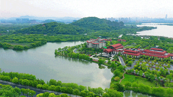 皇冠代理登1,2,3_【湖州皇冠假日酒店】¥999抢3天2晚套餐皇冠代理登1,2,3,含高级房2间夜+2大2小自助早餐/间夜+自助晚餐66折券1份+湿地公园萌宠玩赏等~