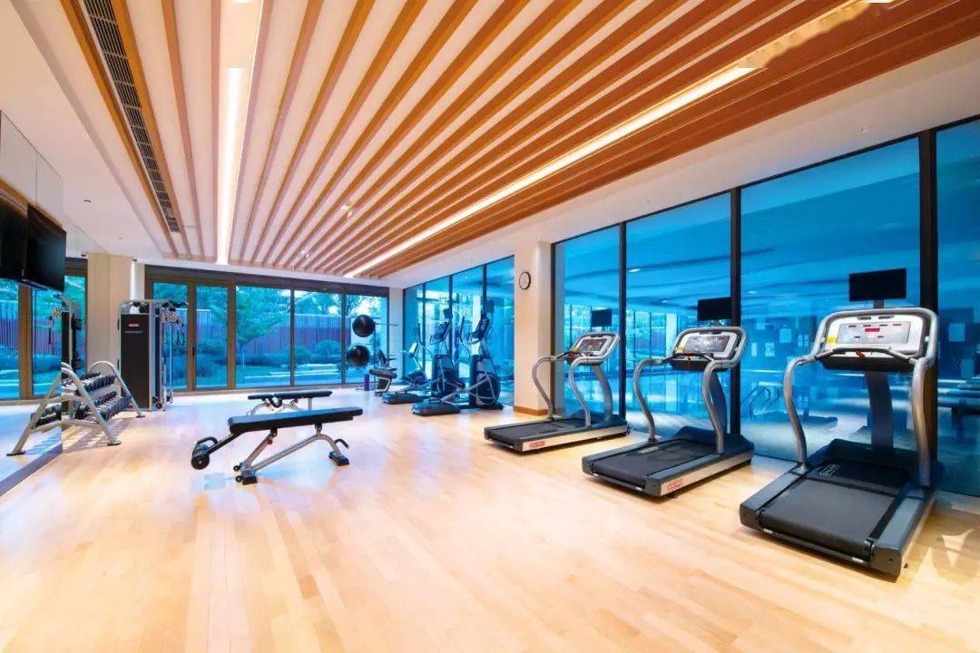 皇冠代理登1,2,3_【湖州皇冠假日酒店】¥999抢3天2晚套餐皇冠代理登1,2,3,含高级房2间夜+2大2小自助早餐/间夜+自助晚餐66折券1份+湿地公园萌宠玩赏等~