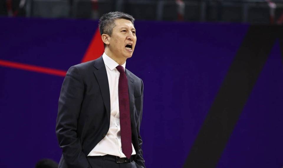 英格兰冠军联赛_CBA冠军教头征服对手英格兰冠军联赛!率残阵掀翻联赛第6 全队多达7人上双