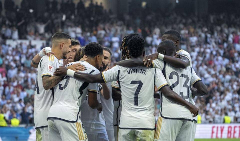 皇冠信用网登0_0-1皇冠信用网登0,4-0!足坛悲喜夜!拜仁爆冷,皇马逆转巴萨绝杀,尤文登榜首