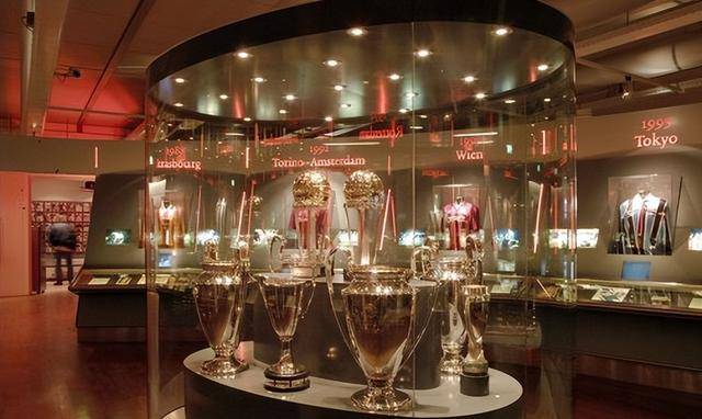 荷兰甲组联赛_那些年获得过荷兰足球顶级联赛冠军的球队荷兰甲组联赛,看看都有谁?