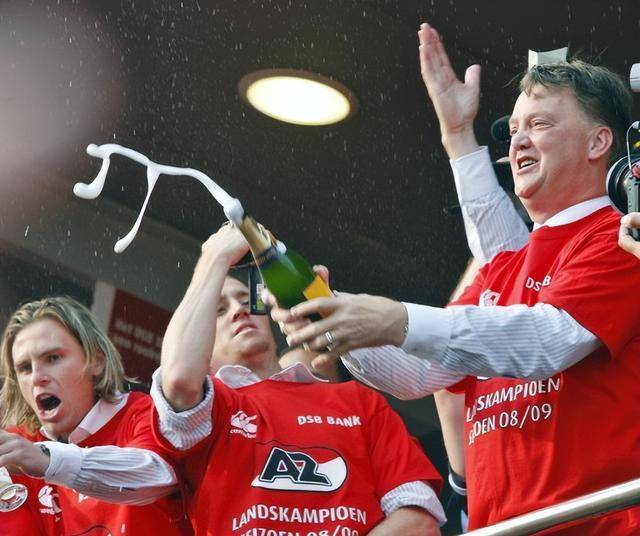 荷兰甲组联赛_那些年获得过荷兰足球顶级联赛冠军的球队荷兰甲组联赛,看看都有谁?