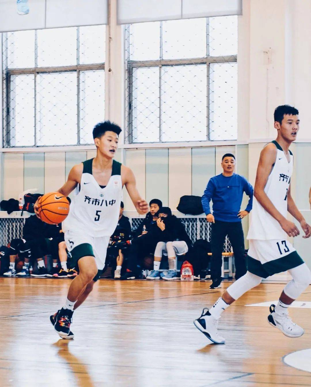 篮球加时算输赢吗_00后的黑龙江篮球帅哥篮球加时算输赢吗,这颜值身材还不算校草吗