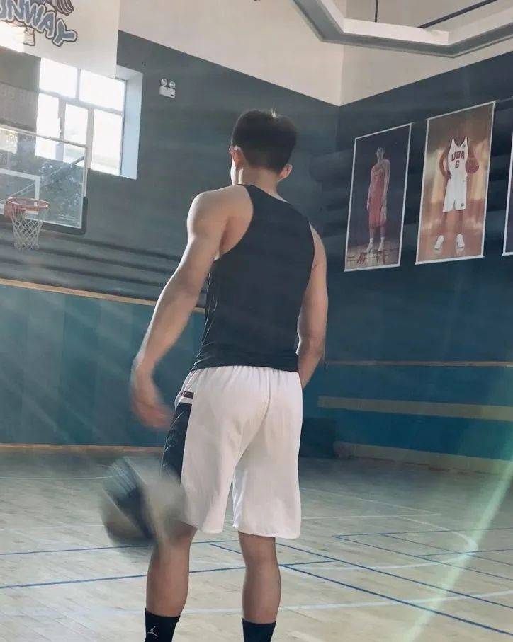 篮球加时算输赢吗_00后的黑龙江篮球帅哥篮球加时算输赢吗,这颜值身材还不算校草吗