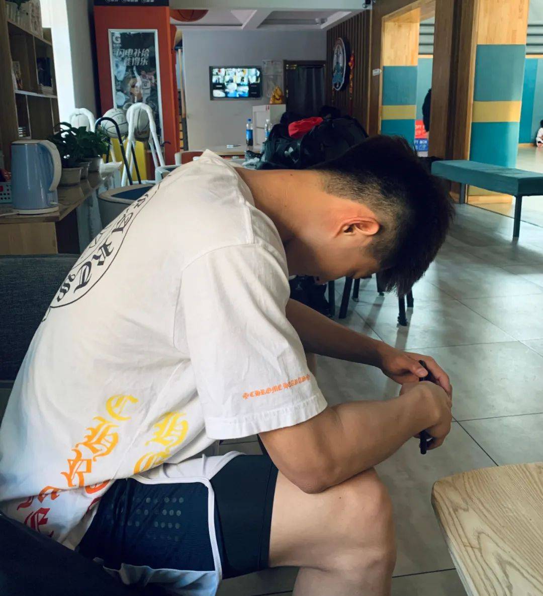 篮球加时算输赢吗_00后的黑龙江篮球帅哥篮球加时算输赢吗,这颜值身材还不算校草吗