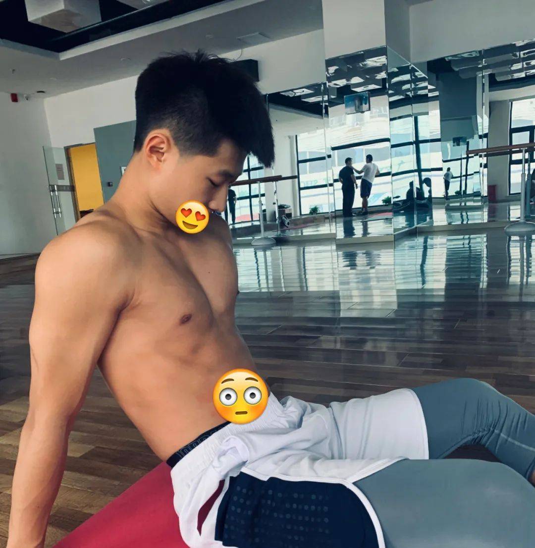 篮球加时算输赢吗_00后的黑龙江篮球帅哥篮球加时算输赢吗,这颜值身材还不算校草吗