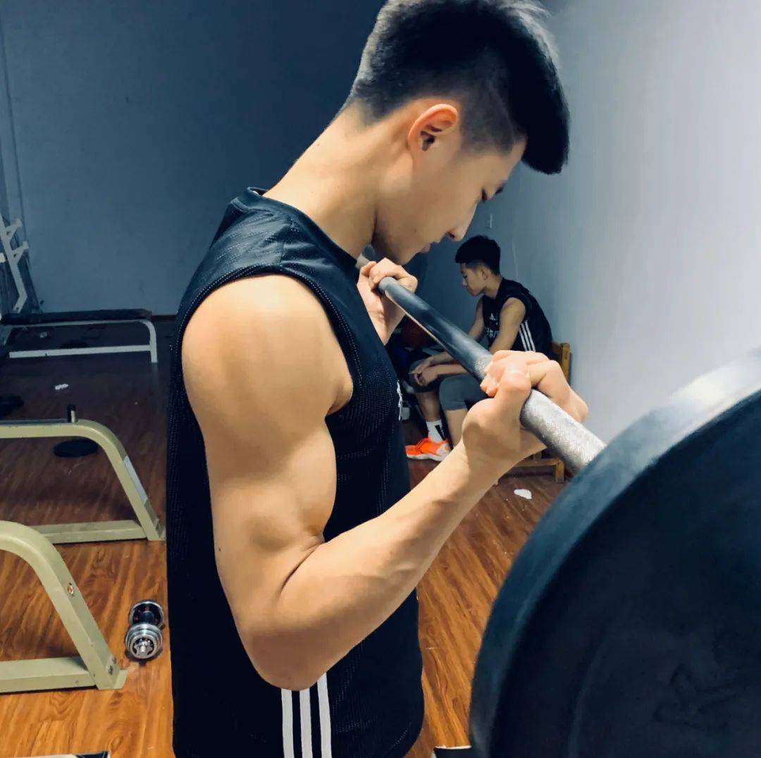 篮球加时算输赢吗_00后的黑龙江篮球帅哥篮球加时算输赢吗,这颜值身材还不算校草吗