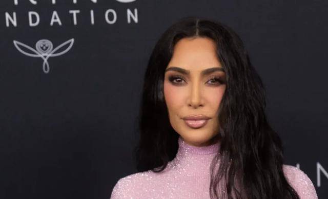 欧洲杯足球_金.卡戴珊:从NBA球员到足球猛男欧洲杯足球,欧洲杯之旅掀起轰动