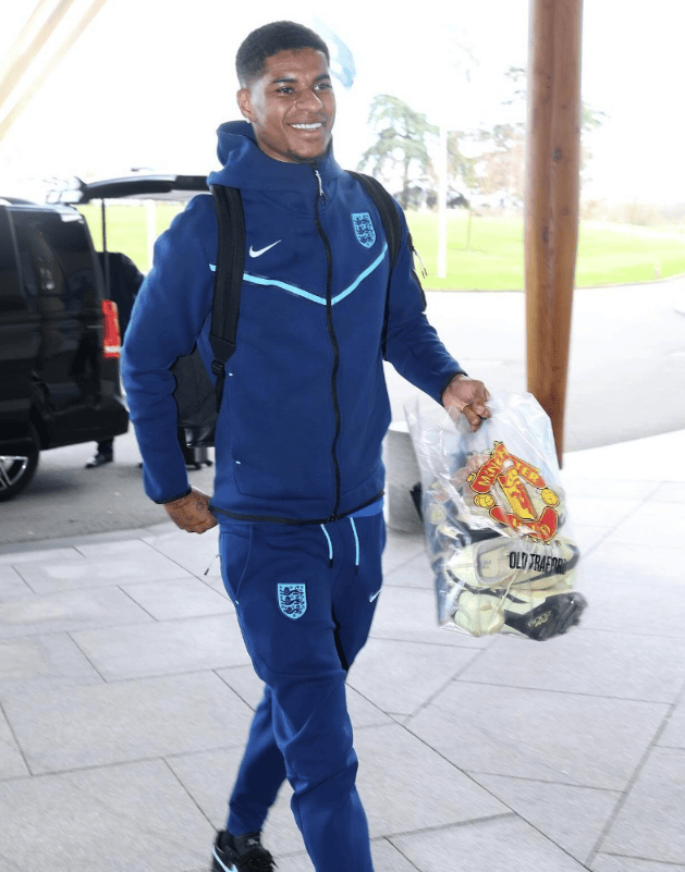 欧洲杯买球_绝了欧洲杯买球,35场8球却成英格兰核心!混子前锋获欧文力挺,欧洲杯悬了