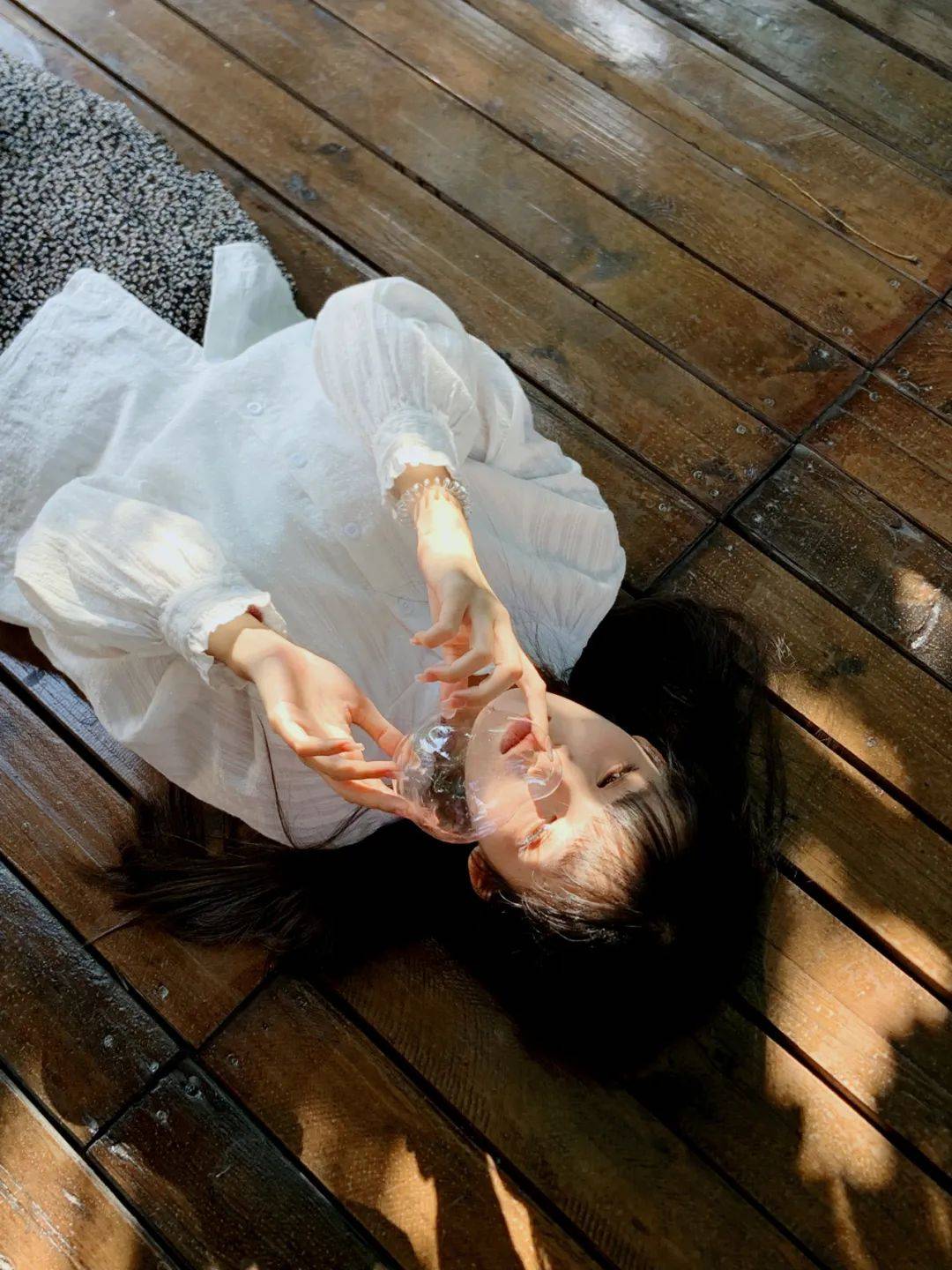 皇冠会员网_快来薅羊毛皇冠会员网!美颜相机紫钻会员全网女性用户免费领!