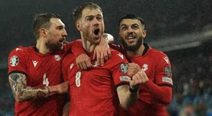 欧洲杯足球_有没有发现欧洲杯足球,已经消失的三大足球强国,在2024年欧洲杯集体复