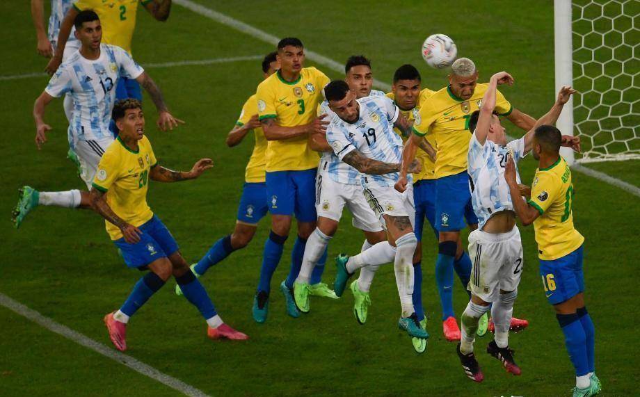 欧洲杯足球_足球史上只有一例——两队会师过世界杯决赛欧洲杯足球,也会师过欧洲杯决赛